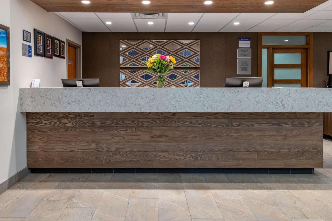 Best Western Plus Pembina Inn & Suites Winnipeg Exterior photo