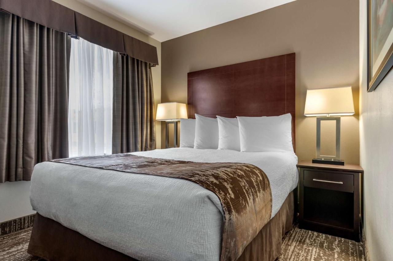 Best Western Plus Pembina Inn & Suites Winnipeg Exterior photo