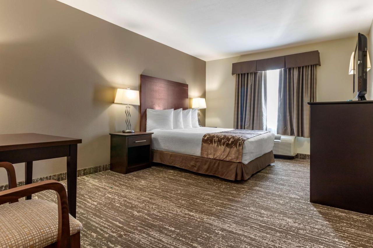 Best Western Plus Pembina Inn & Suites Winnipeg Exterior photo