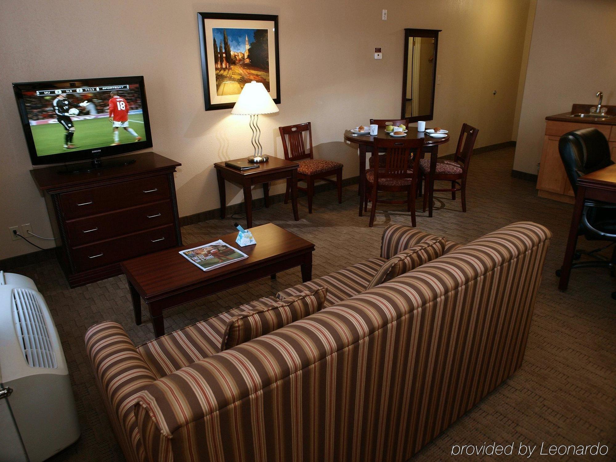 Best Western Plus Pembina Inn & Suites Winnipeg Room photo