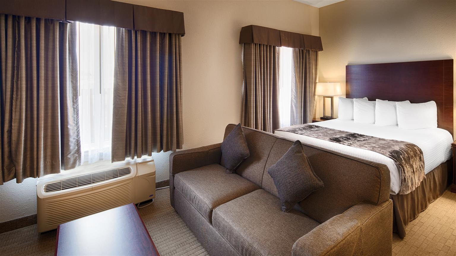 Best Western Plus Pembina Inn & Suites Winnipeg Exterior photo